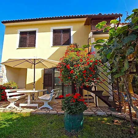 1179 Hotel 4*