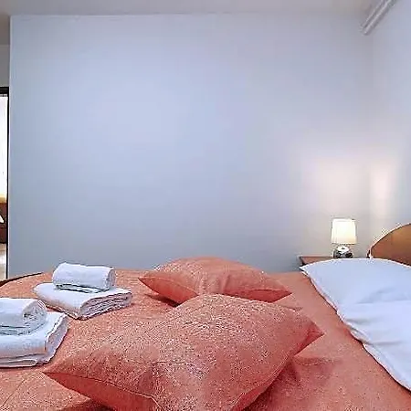 1179 Hotel Banjole