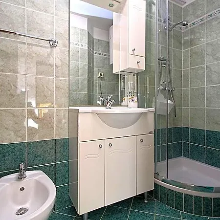 1179 Hotel Banjole